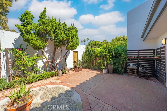 Detail Gallery Image 26 of 37 For 2214 Vista Hogar, Newport Beach,  CA 92660 - 4 Beds | 2/1 Baths