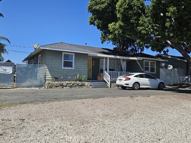 535 W Fig, Fallbrook CA: https://media.crmls.org/medias/6253ce33-b103-4894-9de4-25eb931987f9.jpg