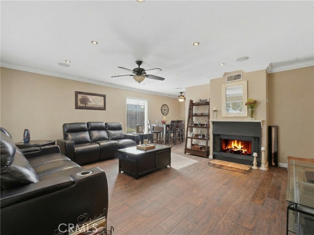 Detail Gallery Image 2 of 20 For 400 S Flower #99,  Orange,  CA 92868 - 2 Beds | 2/1 Baths