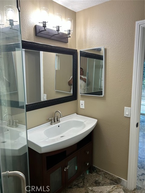 8138 Camelot Road, Riverside CA: https://media.crmls.org/medias/62567b3c-759f-4ac8-a26b-314a160c64d1.jpg