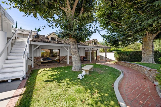 6233 Orion Avenue, Van Nuys CA: https://media.crmls.org/medias/6256ea31-2dd4-4b35-8759-cbae38287bed.jpg