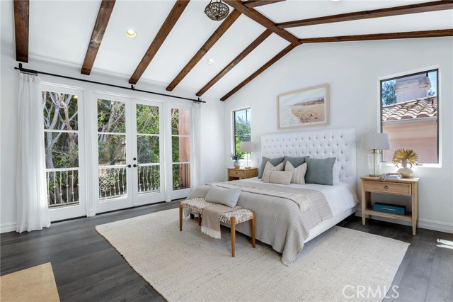Detail Gallery Image 35 of 64 For 2516 Walnut Ave, Manhattan Beach,  CA 90266 - 5 Beds | 5/1 Baths