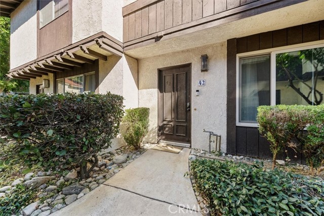 Detail Gallery Image 1 of 40 For 1077 Santo Antonio Dr #42,  Colton,  CA 92324 - 2 Beds | 1/1 Baths