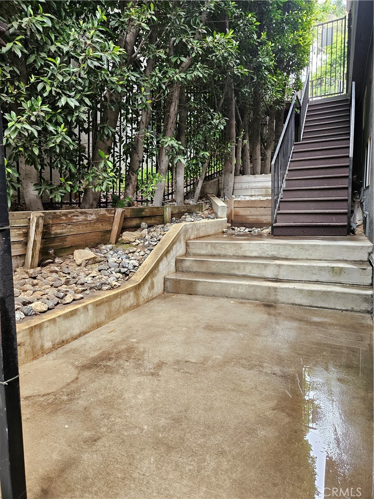 https://media.crmls.org/medias/6258f5ff-0083-4247-b422-c37855b81196.jpg?preset=X-Large