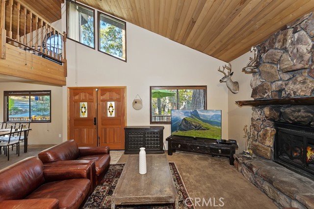 Detail Gallery Image 8 of 33 For 843 Maple Ln, Sugarloaf,  CA 92386 - 3 Beds | 2 Baths