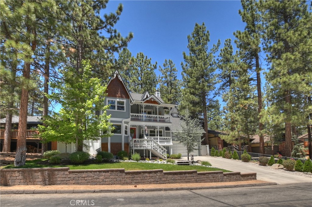 457 Woodside Drive