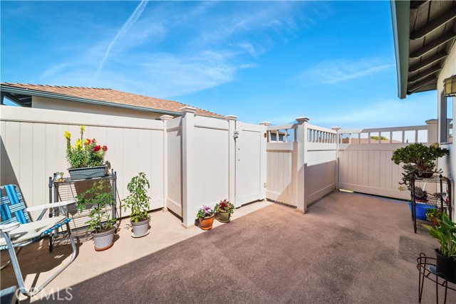 Detail Gallery Image 2 of 25 For 23602 Western #D,  Harbor City,  CA 90710 - 3 Beds | 2 Baths