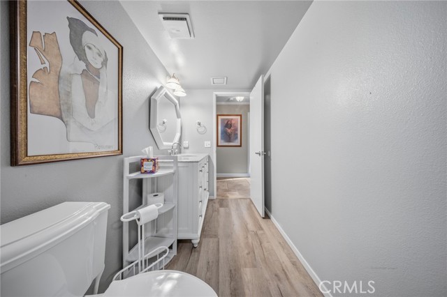 Detail Gallery Image 26 of 33 For 113 Conifer Circle, Oak Park,  CA 91377 - 3 Beds | 2/1 Baths