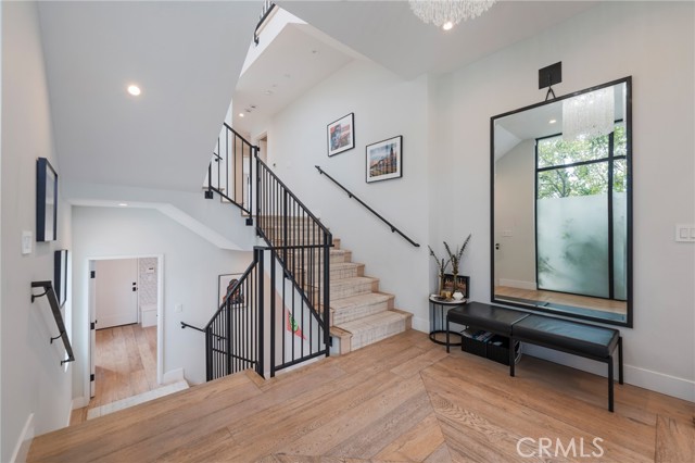 Detail Gallery Image 15 of 37 For 468 30th St, Manhattan Beach,  CA 90266 - 5 Beds | 5/1 Baths