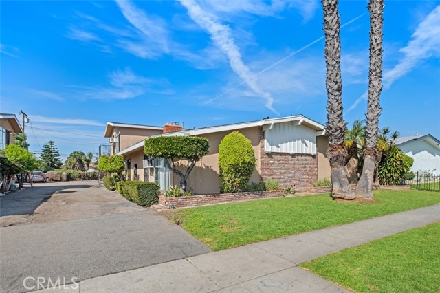 Detail Gallery Image 2 of 26 For 13161 Adland St, Garden Grove,  CA 92843 - 8 Beds | 4 Baths