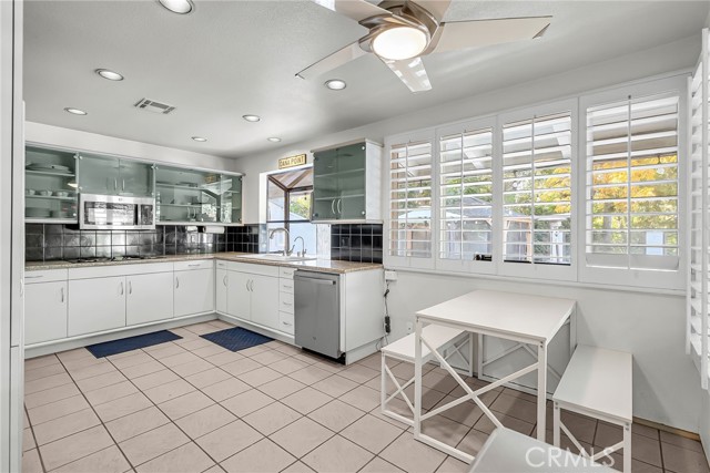 Detail Gallery Image 20 of 56 For 2110 Hathaway, Riverside,  CA 92506 - 4 Beds | 3/1 Baths