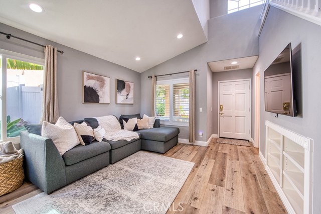 Detail Gallery Image 4 of 20 For 43 Calle Estero, Rancho Santa Margarita,  CA 92688 - 3 Beds | 2/1 Baths