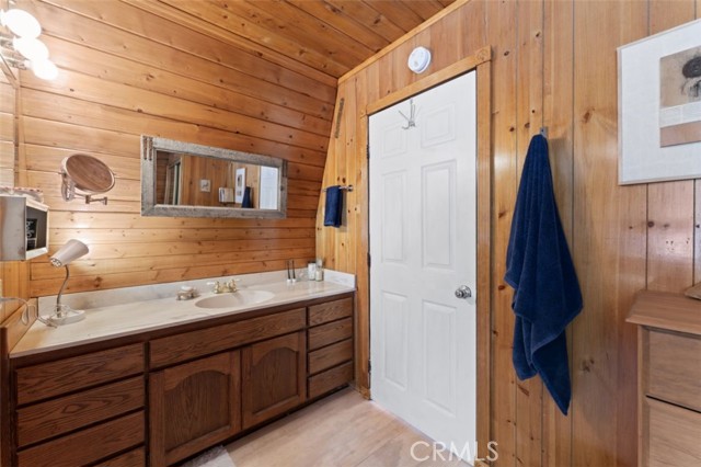 1320 Woodland Drive, Pine Mountain Club CA: https://media.crmls.org/medias/625c9b77-7cd5-4117-8582-41798dc26770.jpg