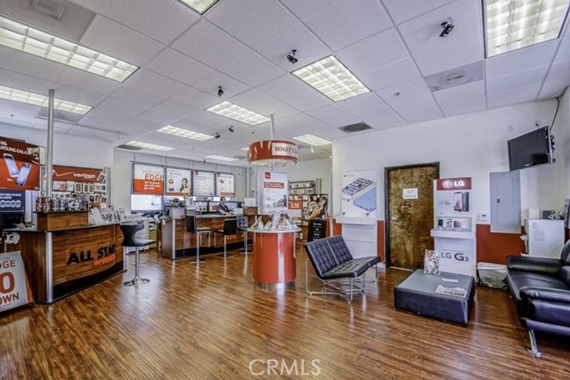 991 S Vermont Avenue, Los Angeles, California 90006, ,Commercial Lease,For Rent,991 S Vermont Avenue,CRPW24094691