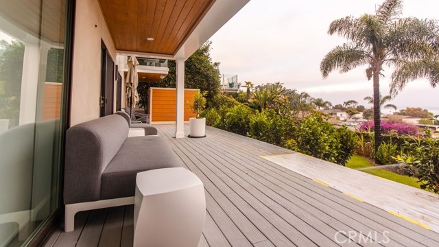 Detail Gallery Image 9 of 36 For 16 North Stonington, Laguna Beach,  CA 92651 - 4 Beds | 5 Baths