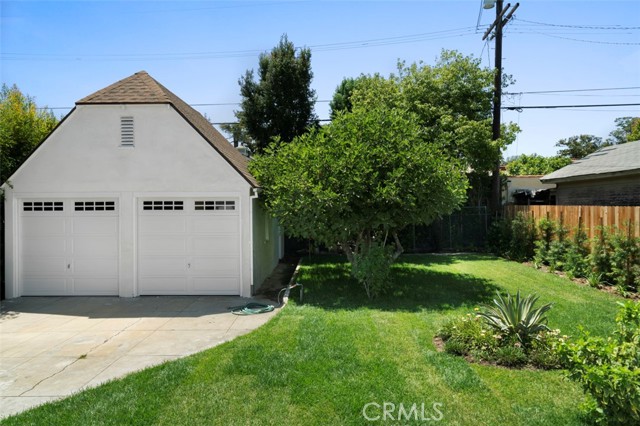 Detail Gallery Image 30 of 32 For 1935 N Berendo St, Los Angeles,  CA 90027 - 5 Beds | 3 Baths