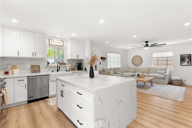 10171 Kukui Drive, Huntington Beach CA: https://media.crmls.org/medias/625e4747-8125-4750-8561-795e4790aca8.jpg