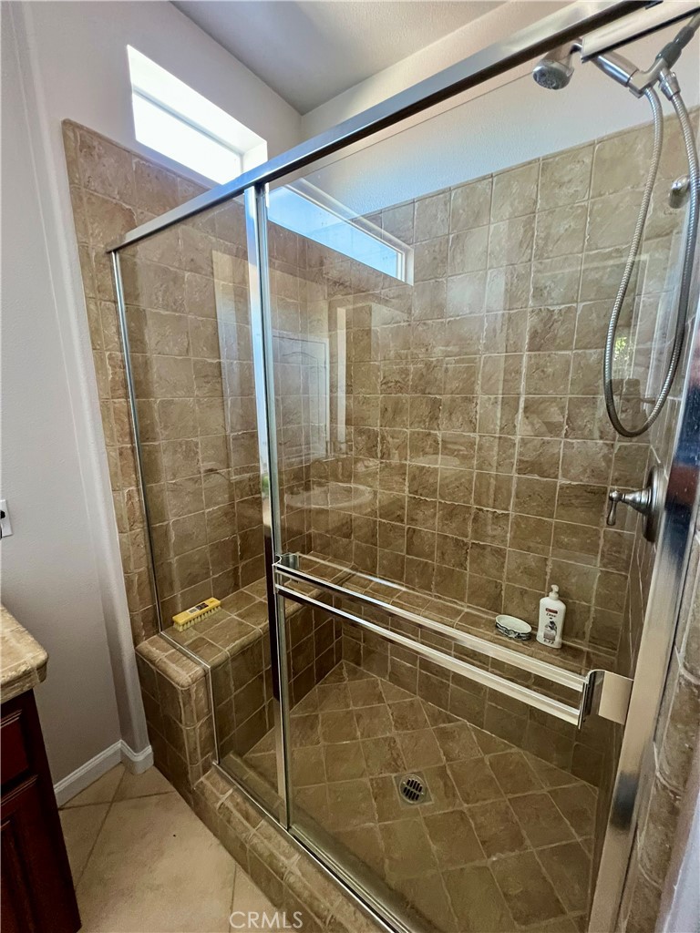 https://media.crmls.org/medias/625e98c8-5df2-49e4-a44f-cc1477a02772.jpg?preset=X-Large