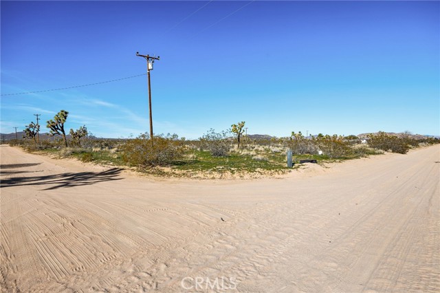 Detail Gallery Image 5 of 26 For 55725 Napa, Landers,  CA 92285 - – Beds | – Baths