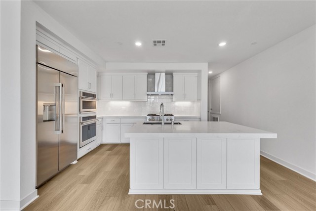 2209 Rivington