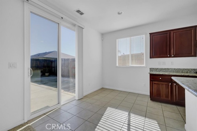 Detail Gallery Image 16 of 66 For 3813 Arcano, Olivehurst,  CA 95961 - 4 Beds | 3 Baths