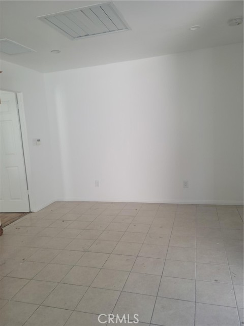 Detail Gallery Image 5 of 9 For 240 Linden Ave #F,  Long Beach,  CA 90802 - 1 Beds | 1 Baths