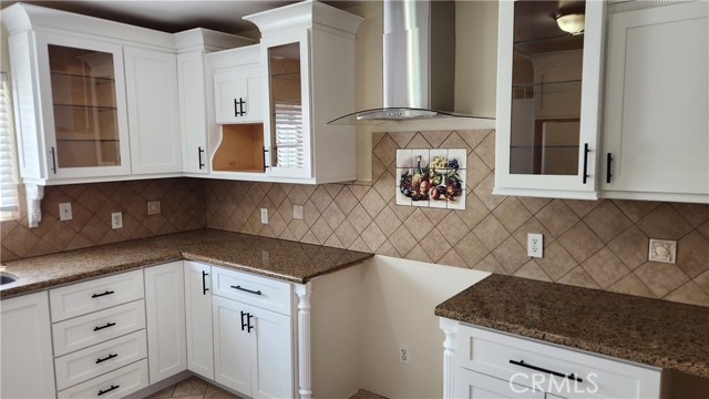 Detail Gallery Image 4 of 18 For 927 W 3rd St, Azusa,  CA 91702 - 2 Beds | 1 Baths