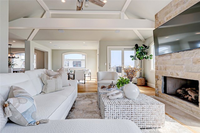 Detail Gallery Image 6 of 53 For 303 7th St a,  Manhattan Beach,  CA 90266 - 3 Beds | 3/1 Baths