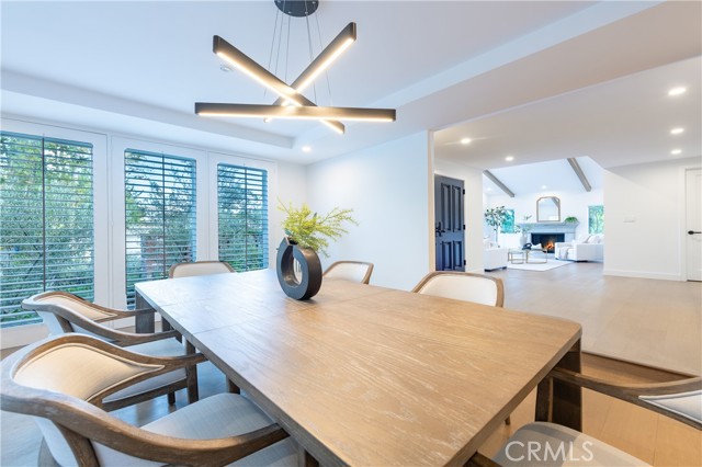 Detail Gallery Image 10 of 45 For 17153 Adlon Rd, Encino,  CA 91436 - 5 Beds | 5/1 Baths