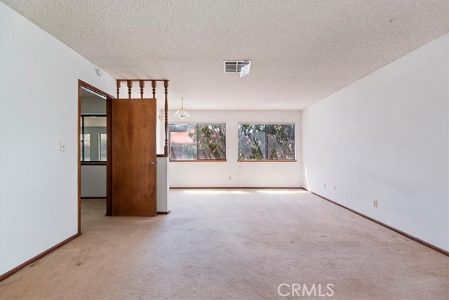 12690 Augusta Way, Victorville CA: https://media.crmls.org/medias/6262a36d-3494-4e59-b0c3-23955ead5c4e.jpg