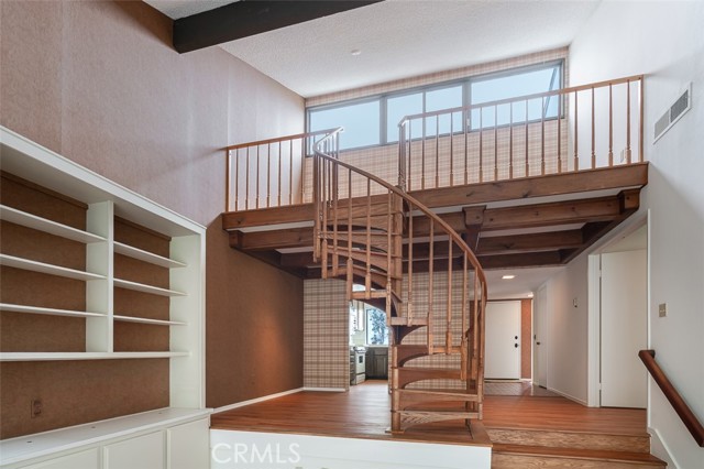 Detail Gallery Image 10 of 28 For 12 Barlovento Ct, Newport Beach,  CA 92663 - 2 Beds | 2 Baths