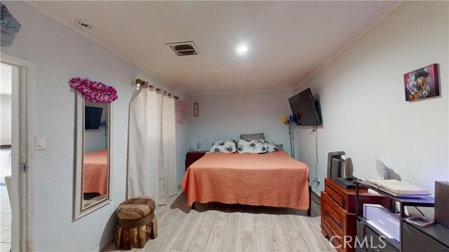 5854 Woodlawn Avenue, Los Angeles CA: https://media.crmls.org/medias/6262e61c-1a2a-4f3f-a3ed-1ca3bef97a5d.jpg