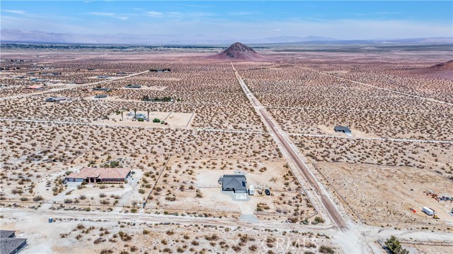 10715 Wilson Drive, California City CA: https://media.crmls.org/medias/6262f086-195f-40a3-b92a-22c93d186bc5.jpg
