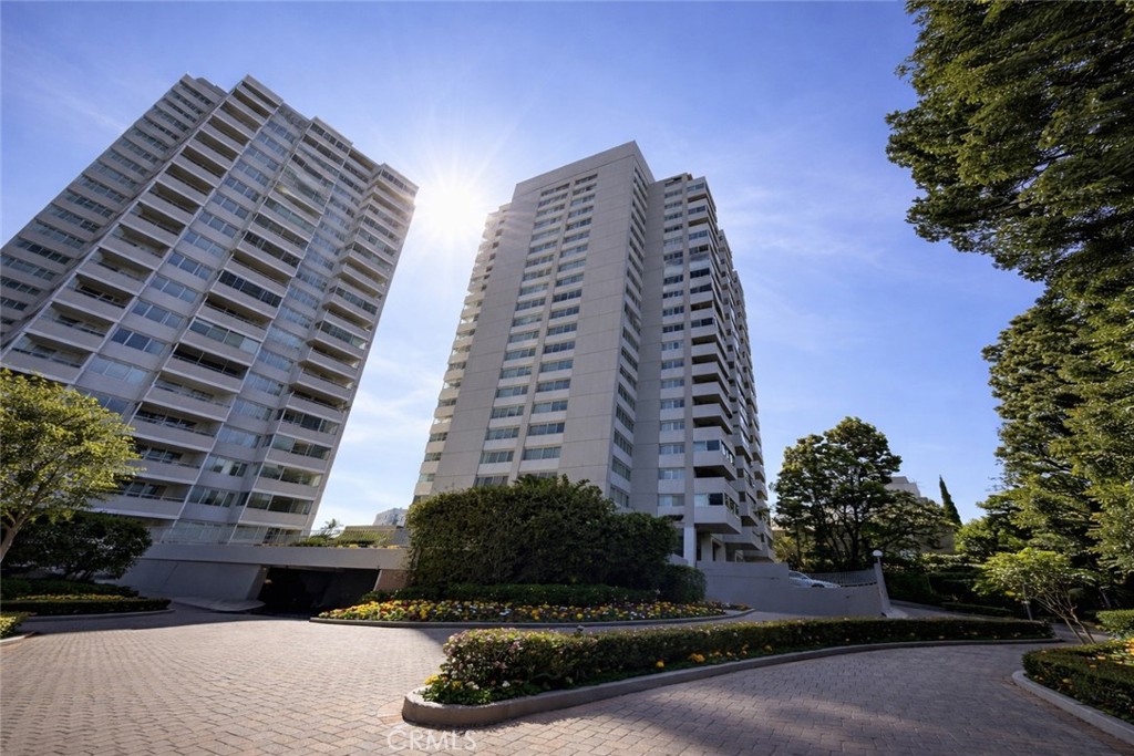 865 Comstock #16A