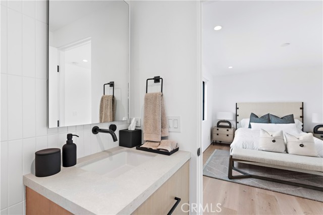 Detail Gallery Image 15 of 25 For 322 1/2 Iris Ave, Corona Del Mar,  CA 92625 - 2 Beds | 2 Baths