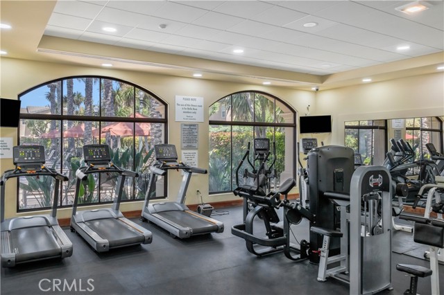 9 Whitford, Irvine CA: https://media.crmls.org/medias/62646264-3f85-4ba7-8f60-9fc23a507597.jpg