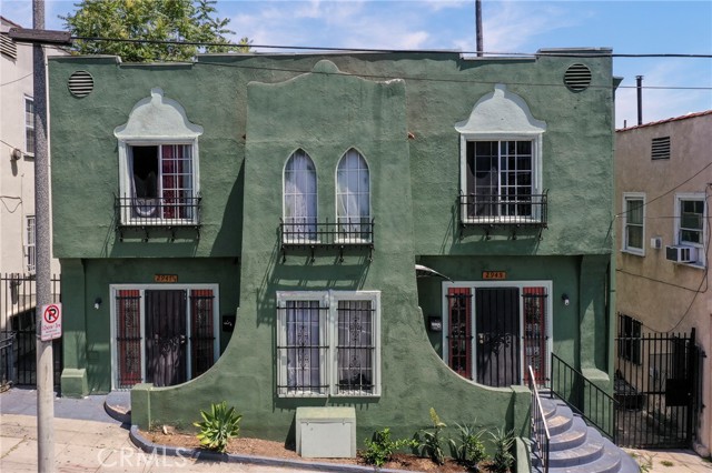 2945 W 11th Street, Los Angeles CA: https://media.crmls.org/medias/6265a296-4a98-44c8-ab06-8421991b72e2.jpg