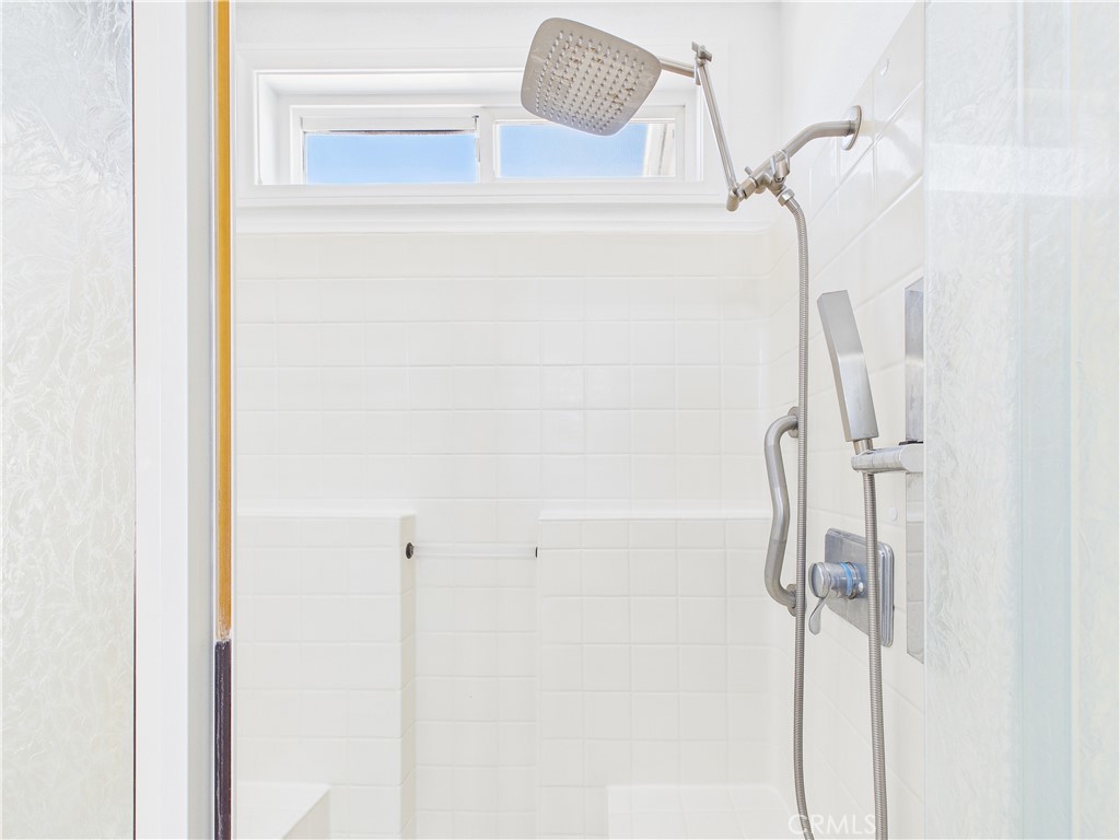 MLS #OC25245628 image #21