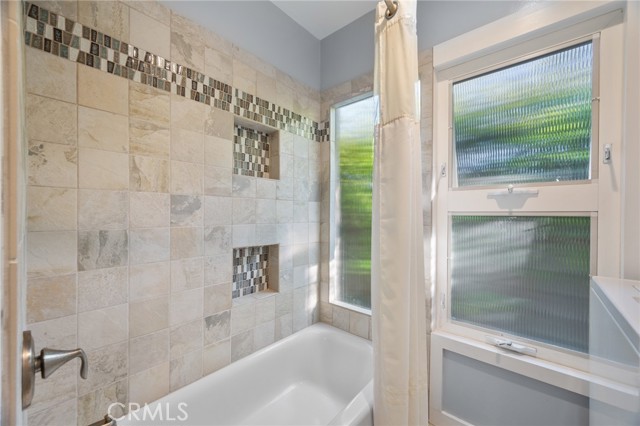 Guest Bathroom Tub