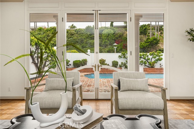 508 Evening Star Lane, Newport Beach CA: https://media.crmls.org/medias/62663639-977d-48b5-b7a6-1a0ea38eb370.jpg