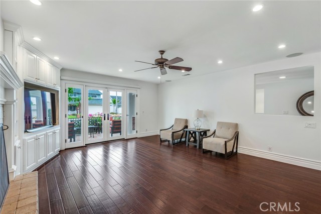 21192 Richmond Circle, Huntington Beach CA: https://media.crmls.org/medias/62664561-0104-4d3d-b8cb-09860f2b3e4c.jpg