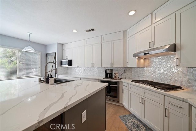 46260 Carpet Court, Temecula CA: https://media.crmls.org/medias/62665384-fb80-4398-a115-81564802bce7.jpg