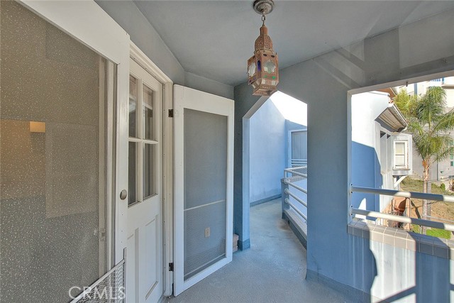 Detail Gallery Image 2 of 69 For 6423 Deep Dell, Hollywood,  CA 90068 - 3 Beds | 2/1 Baths