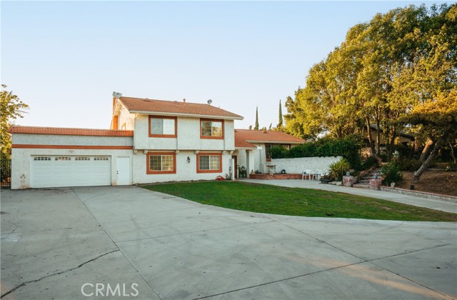 5266 Bluff Street, Norco CA: https://media.crmls.org/medias/62676d72-5813-451f-87a6-8a1459bcf021.jpg
