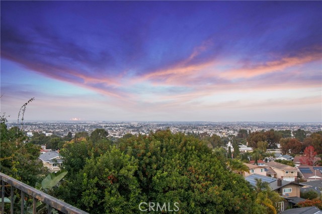 Detail Gallery Image 6 of 54 For 26602 via Desmonde, Lomita,  CA 90717 - 4 Beds | 2 Baths