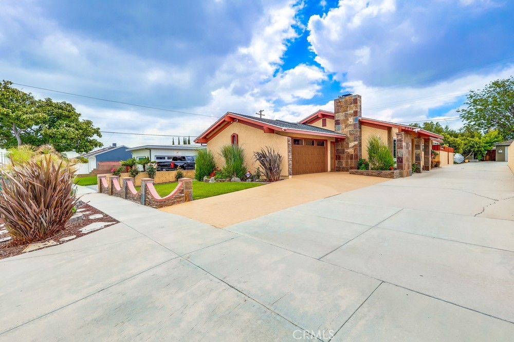 2818 W 166th Street