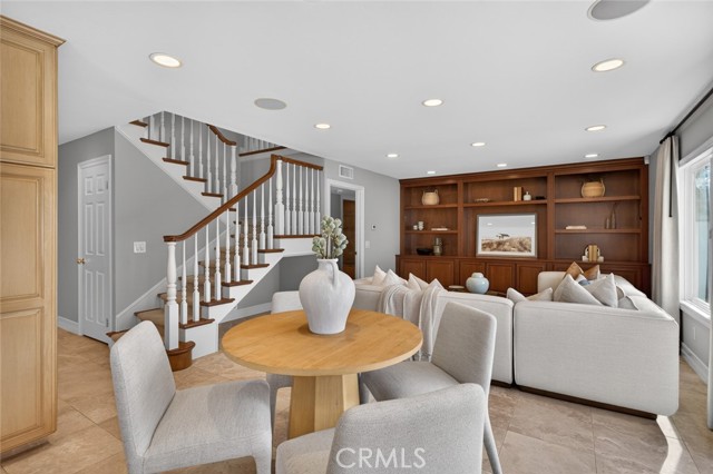 Detail Gallery Image 22 of 53 For 969 Azalea Dr, Costa Mesa,  CA 92626 - 5 Beds | 3 Baths