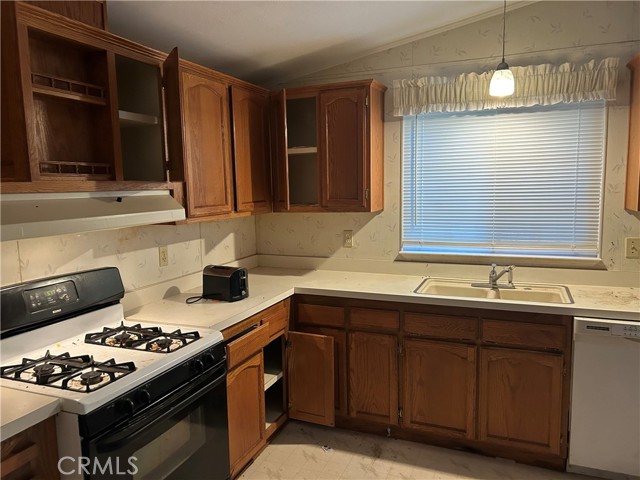 Detail Gallery Image 7 of 26 For 15075 Pinehurst Way, Magalia,  CA 95954 - 2 Beds | 2 Baths