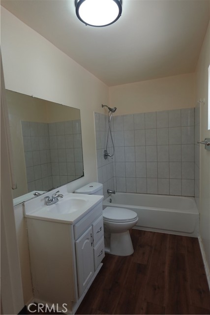 956 S Philadelphia Street, Anaheim CA: https://media.crmls.org/medias/626a2c18-182b-4b52-8f86-4afbe0da5ec8.jpg
