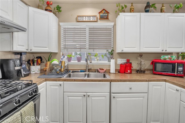 Detail Gallery Image 13 of 37 For 1925 Glenoaks Blvd Unit #100, San Fernando,  CA 91340 - 3 Beds | 2/1 Baths
